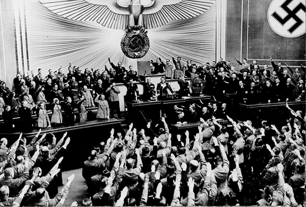 オリンピックの聖火リレーはヒトラーのナチスドイツが始まりだった